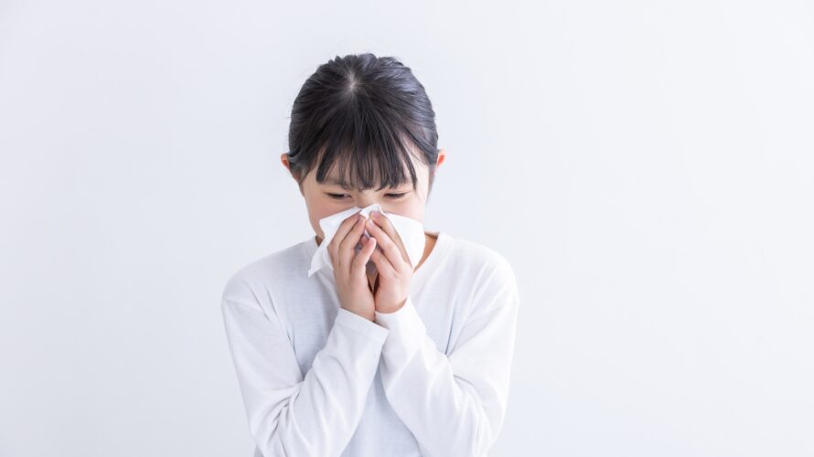 日本人はなぜ春になると花粉症になるのか？理由と対策について、また老化やストレスとの関係は？